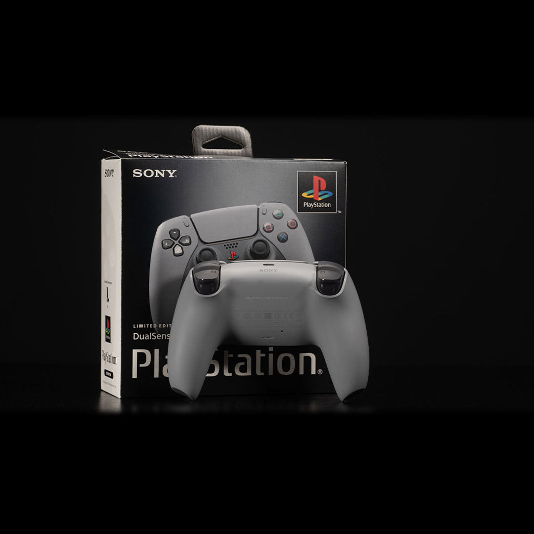 30th Anniversary Retro PS5 Controller
