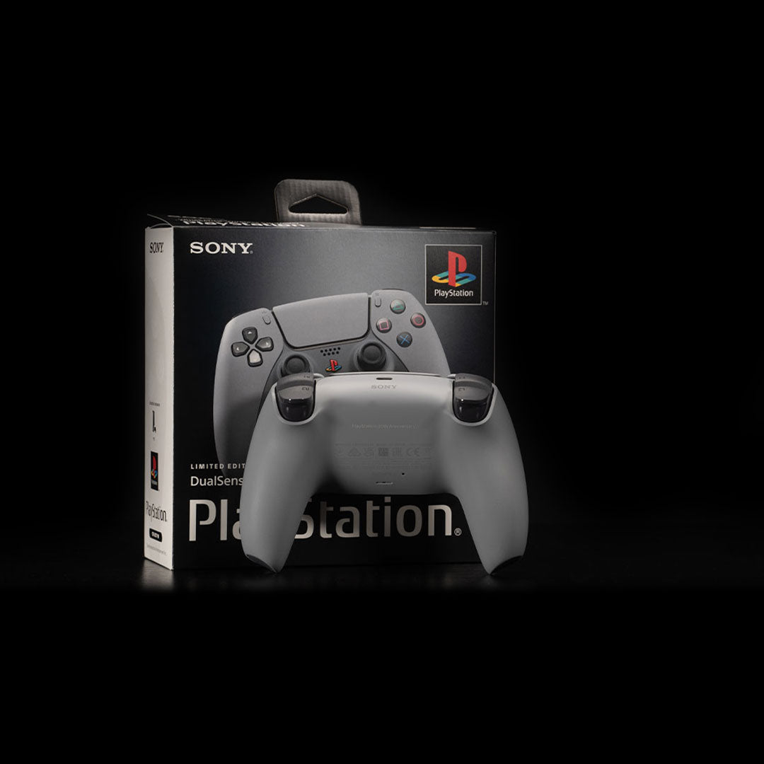 30th Anniversary Retro PS5 Controller