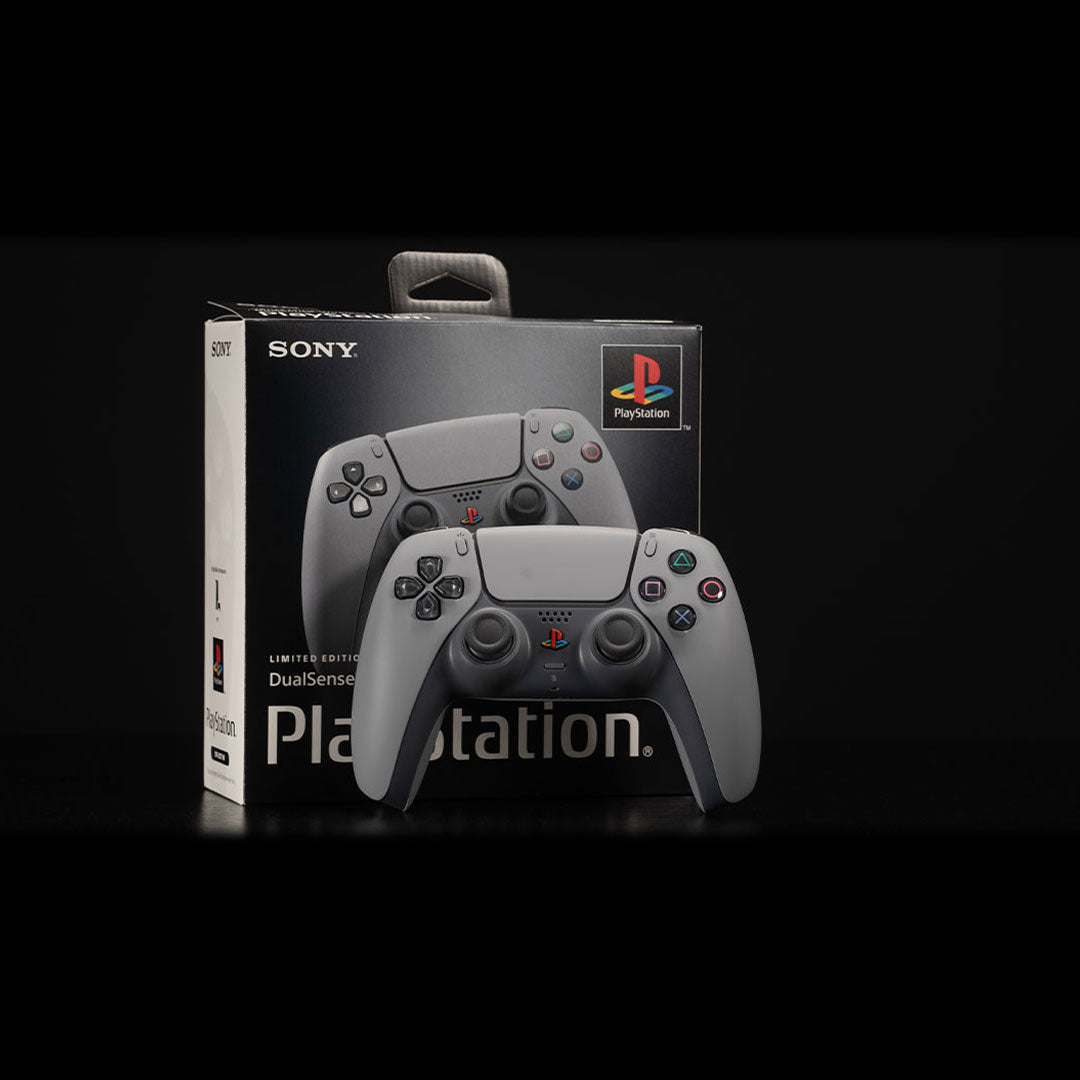 30th Anniversary Retro PS5 Controller