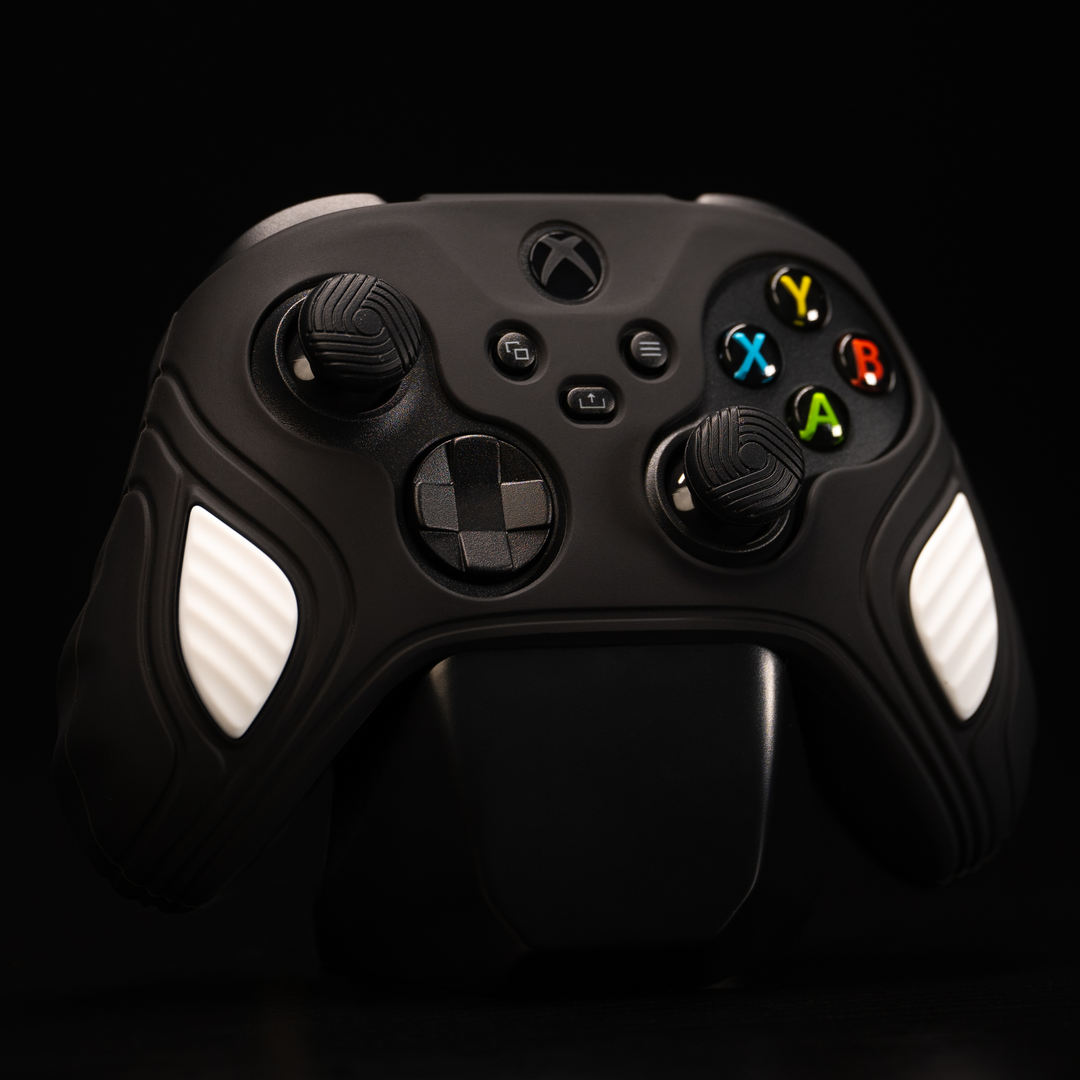 PlayVital Anti-Slip Silicone Case for Xbox Series X/S Controller Black/White